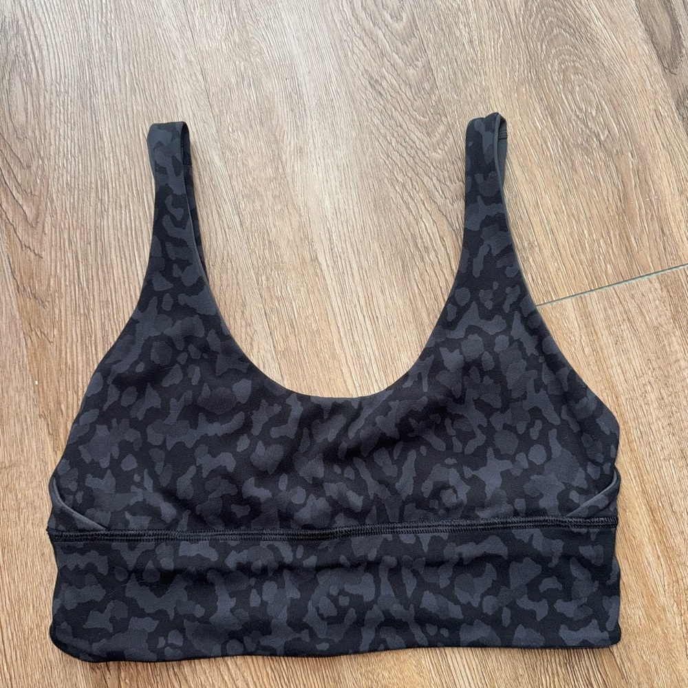 Lululemon REVERSIBLE Rejuvenate Bra - Size 8